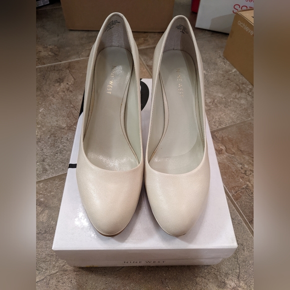 Stunning Nine West off white heels women size 6.5 - Picture 5 of 5